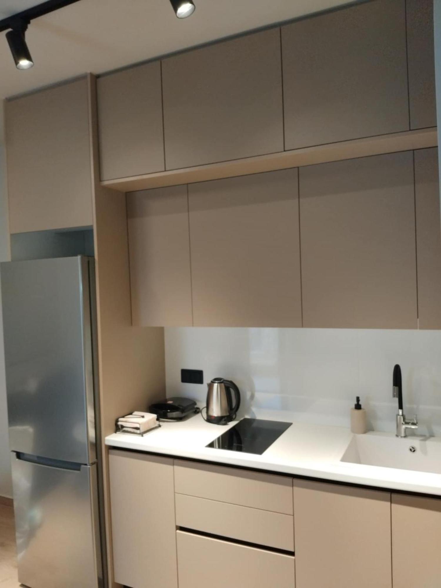 Simple, Calm And Luxurious Appartement Kalamáta Buitenkant foto